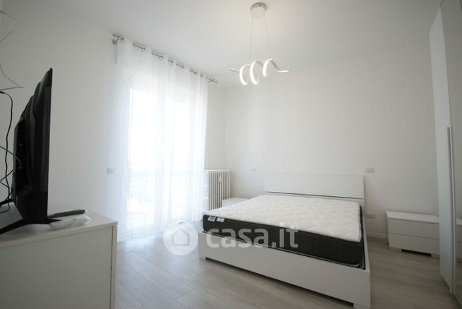 Appartamento in residenziale in Via Lorenzo Valla 25