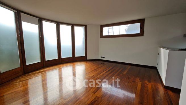 Appartamento in residenziale in Via Como