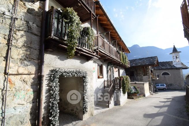 Casa indipendente in residenziale in Frazione Villa 100