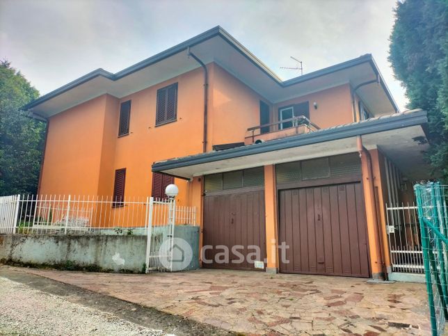 Villa in residenziale in Via Alberto