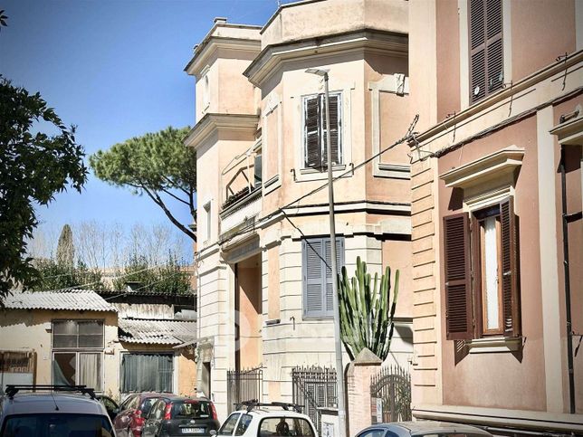 Appartamento in residenziale in Via Atella