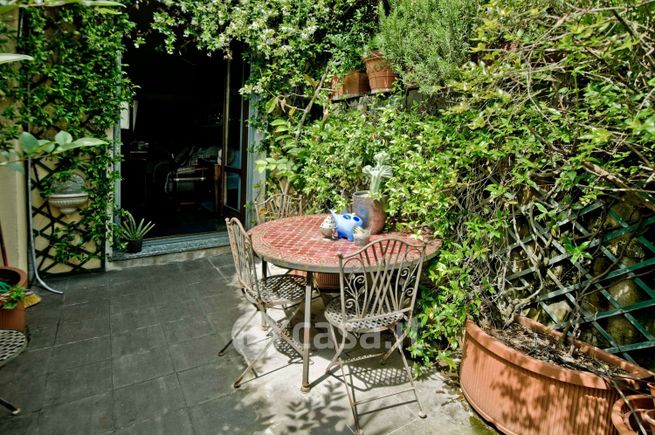 Attico/mansarda in residenziale in Via Cola Montano 30