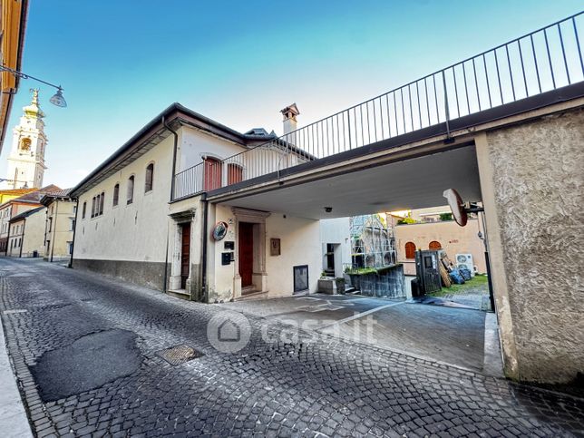 Ufficio in commerciale in Via San Lucano 24