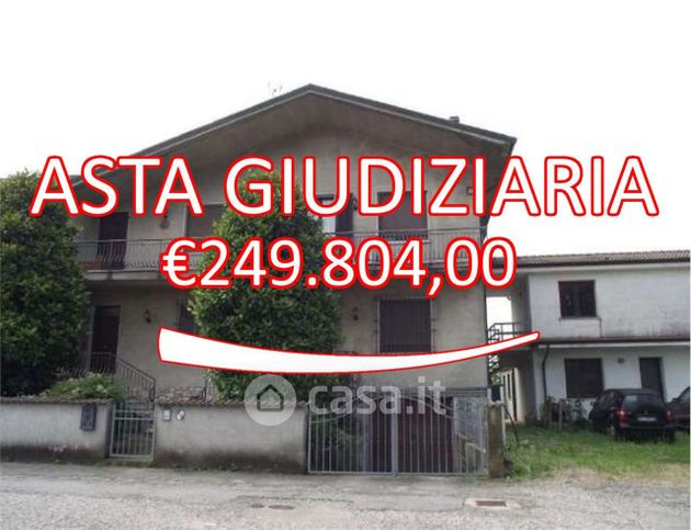 Villa in residenziale in Via Sordello 5