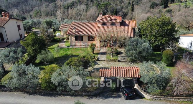 Villa in residenziale in Loc. Vertighe