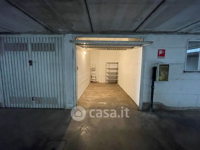 Box/posto auto in residenziale in Via Eliseo Vismara 72