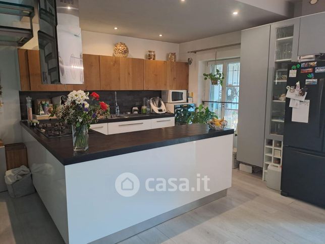 Casa indipendente in residenziale in Via Larga