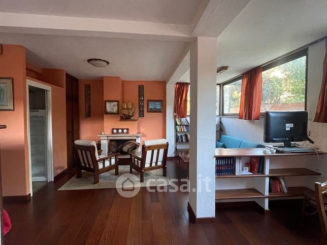 Villetta a schiera in residenziale in Via Populonia