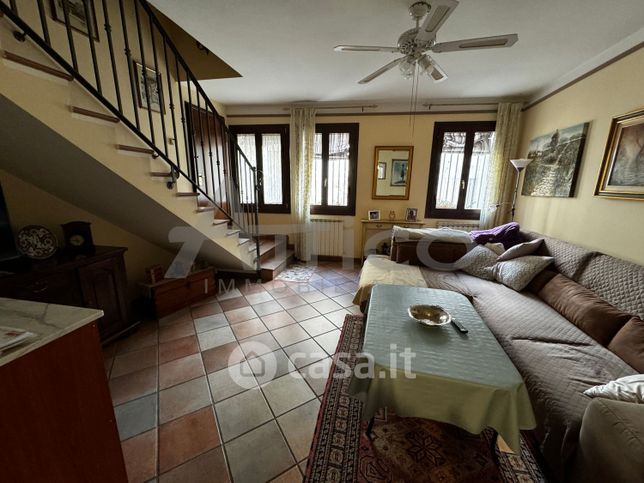 Casa indipendente in residenziale in Via Vecellio 18