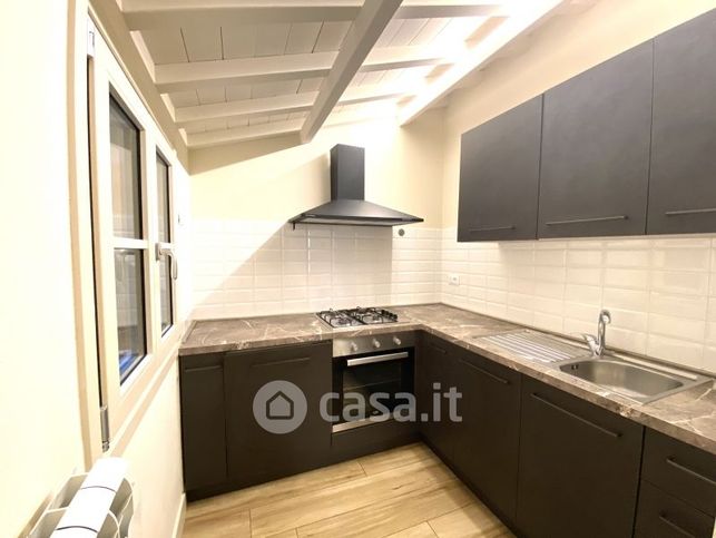Casa indipendente in residenziale in 
