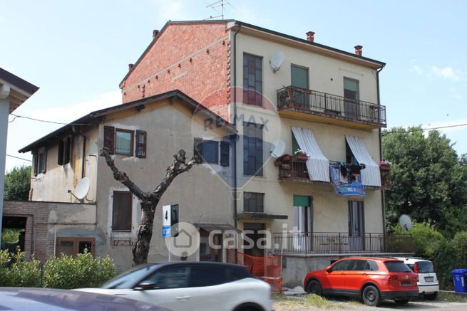 Appartamento in residenziale in Via Medesano 2