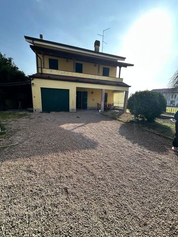 Villa in residenziale in Via Bardello