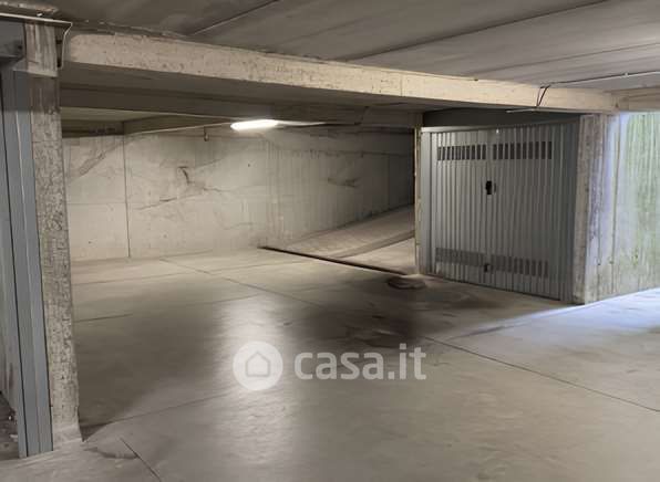 Box/posto auto in residenziale in Via Martiri della Libertà