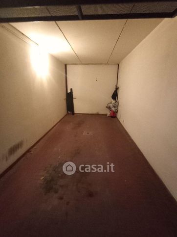 Box/posto auto in residenziale in Via Riva di Reno 29