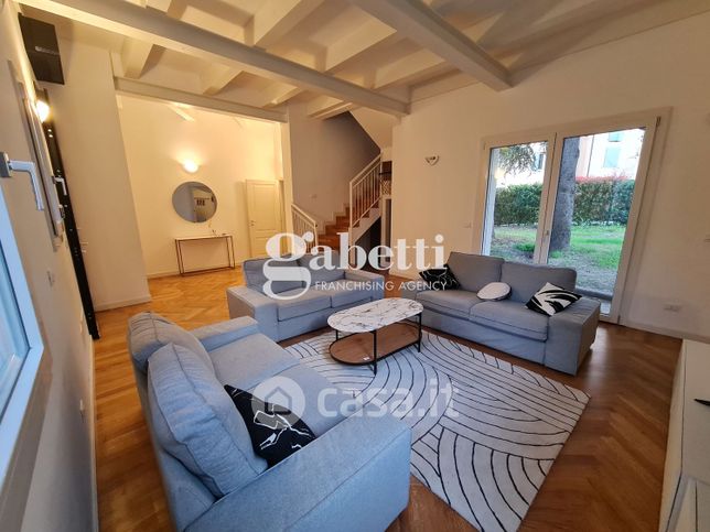 Villa in residenziale in Via Pianoro