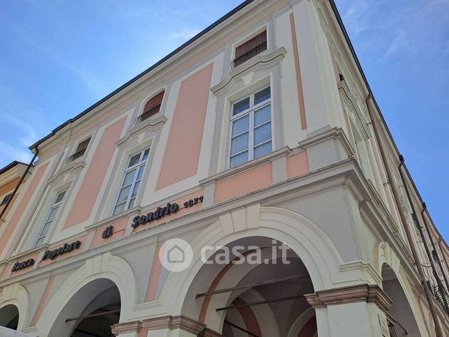 Ufficio in commerciale in Via Giuseppe Verdi