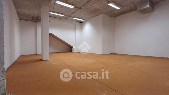 Garage/posto auto in residenziale in Via Lucciano 11