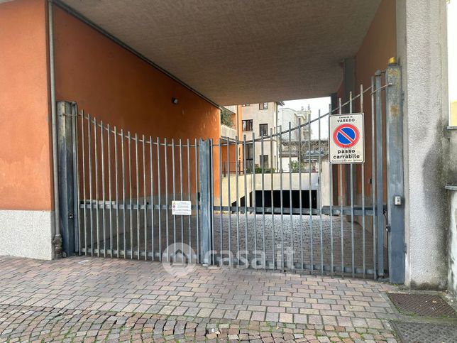 Garage/posto auto in residenziale in Via G. Verdi 1