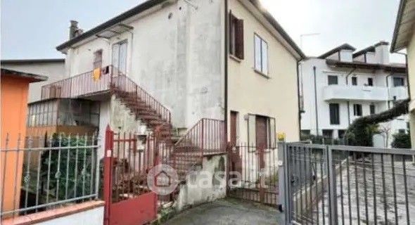 Appartamento in residenziale in Via Giambettino Cignaroli 29