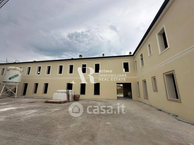 Appartamento in residenziale in Via della Crescia 126