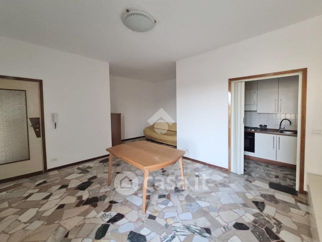 Appartamento in residenziale in Via Adda 47