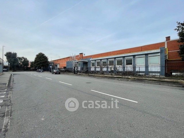 Capannone in commerciale in Via VIII Marzo 6