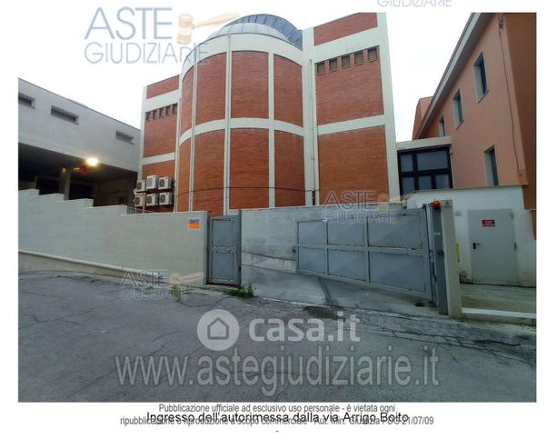 Box/posto auto in residenziale in Via Arrigo Boito 29