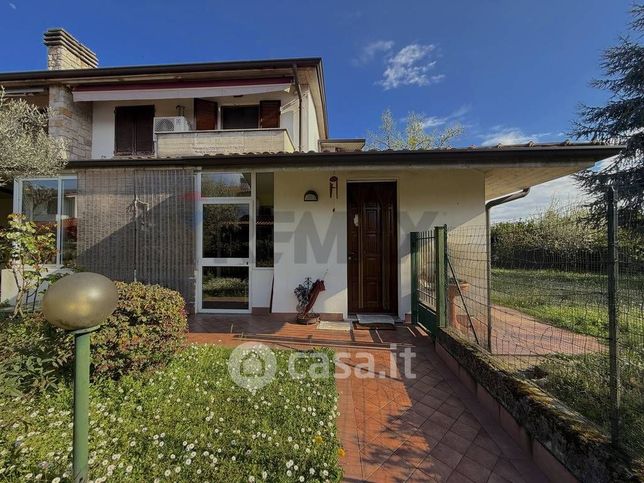 Villetta a schiera in residenziale in Via Villaggio Morosini 21