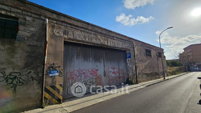 Capannone in commerciale in Via Crocifisso