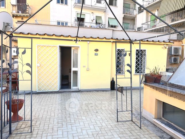 Appartamento in residenziale in Via Camilla 38