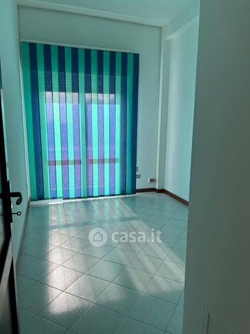 Ufficio in commerciale in 