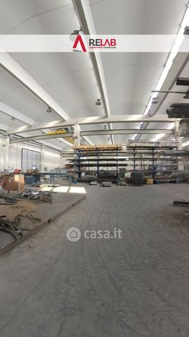 Capannone in commerciale in Via Amerina