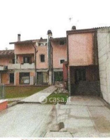 Box/posto auto in residenziale in Via Giacomo Matteotti 3