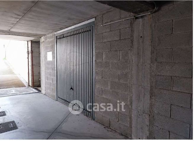 Box/posto auto in residenziale in Via della Stazione
