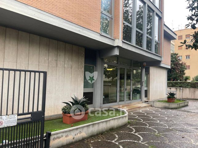 Ufficio in commerciale in Via delle Montagne Rocciose