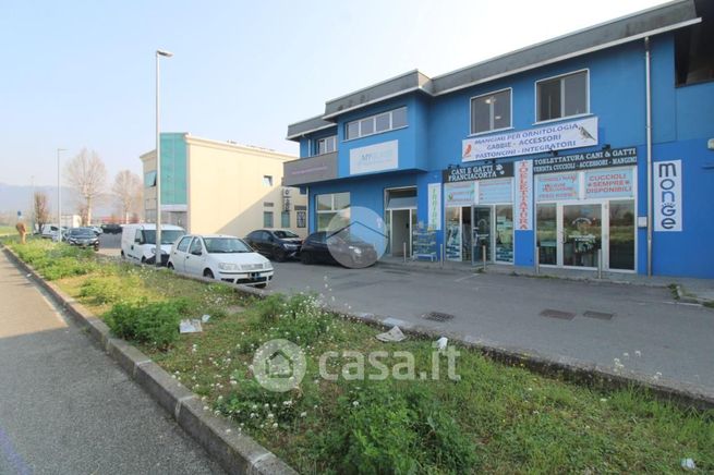 Ufficio in commerciale in Via Enrico Mattei 2