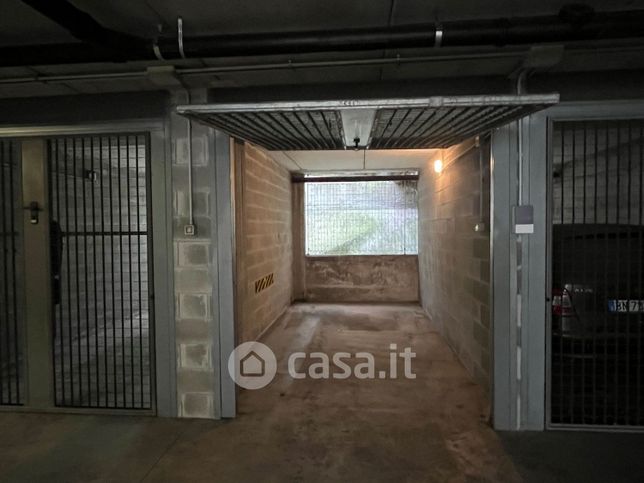 Garage/posto auto in residenziale in Via Pietro Colletta 43