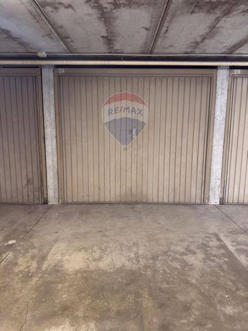 Box/posto auto in residenziale in Via Azzano San Paolo 5-3