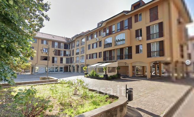 Ufficio in commerciale in Via Manzoni