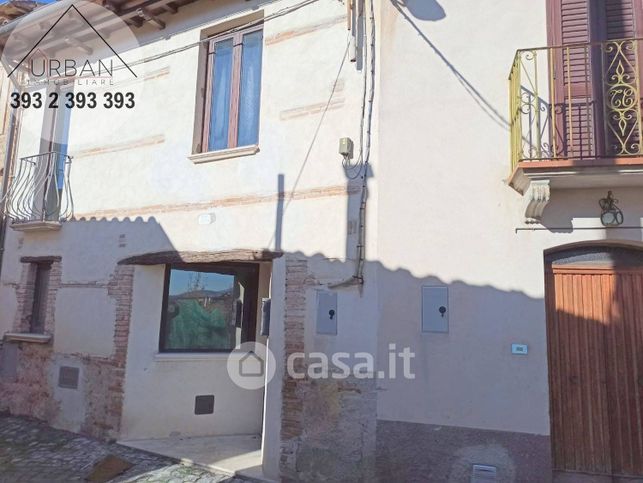 Casa indipendente in residenziale in Vico Primo 18