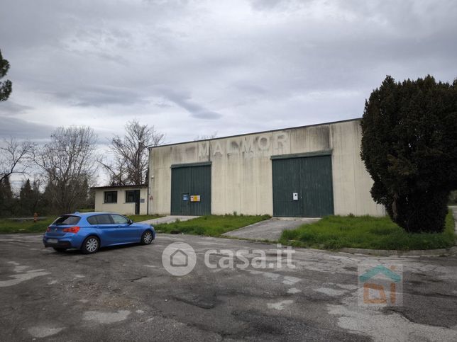 Capannone in commerciale in Viale I Maggio