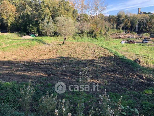 Terreno agricolo in commerciale in 