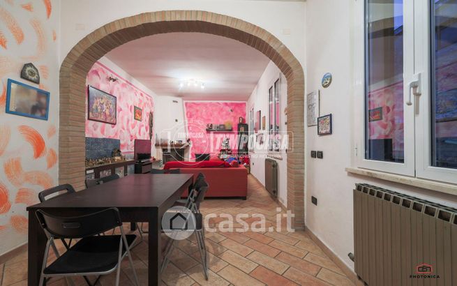 Casa indipendente in residenziale in Via Santerno Ammonite