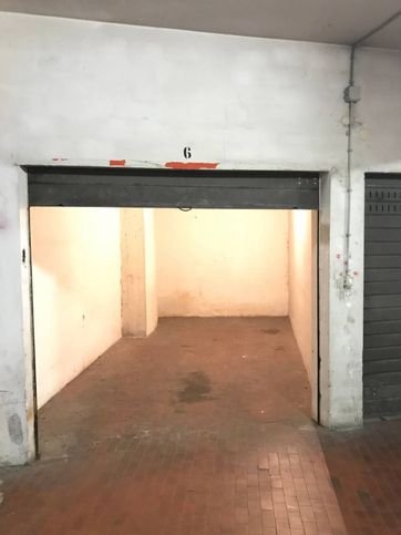 Garage/posto auto in residenziale in Via Adolfo Albertazzi 28