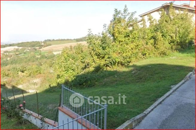 Terreno agricolo in commerciale in Via G. Silvestri