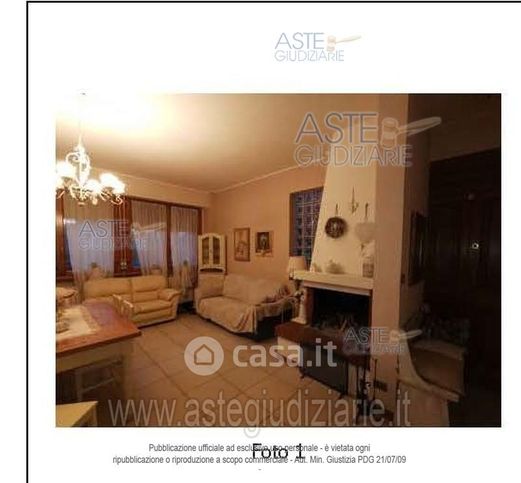 Box/posto auto in residenziale in Strada del Castellano 20