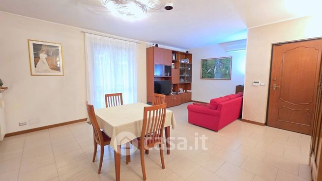 Appartamento in residenziale in Via Antonio Canova 4