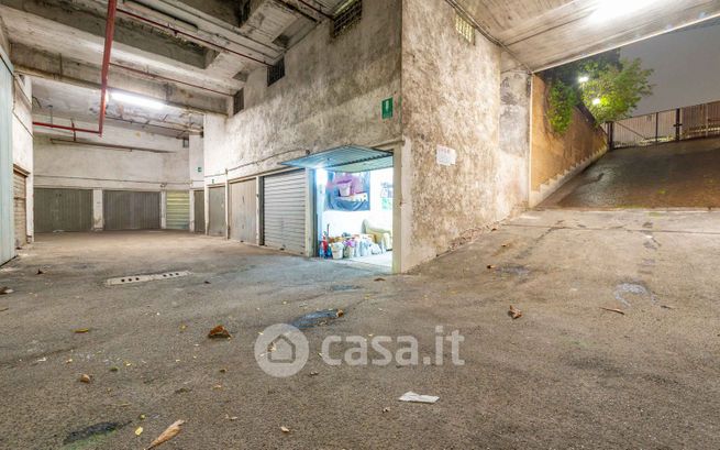 Box/posto auto in residenziale in Via Luigi Alamanni 6
