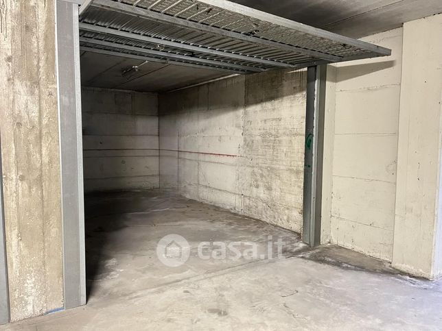 Garage/posto auto in residenziale in Via Matteo Pedrali 10