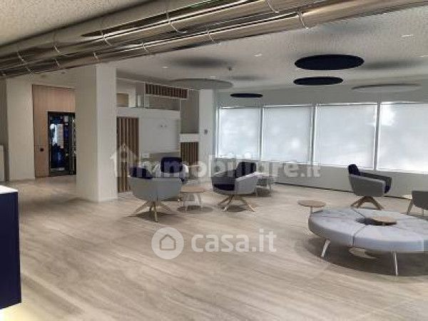 Ufficio in commerciale in Via Carlo Veneziani